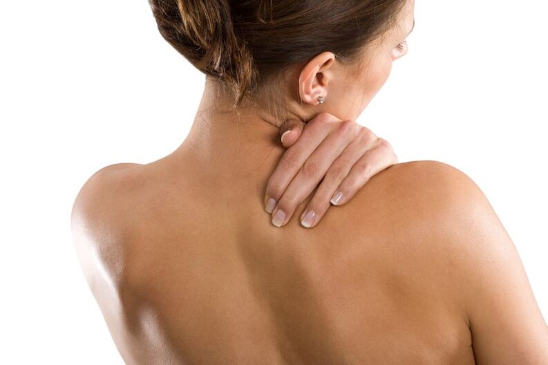 ženska bolečina v vratu
